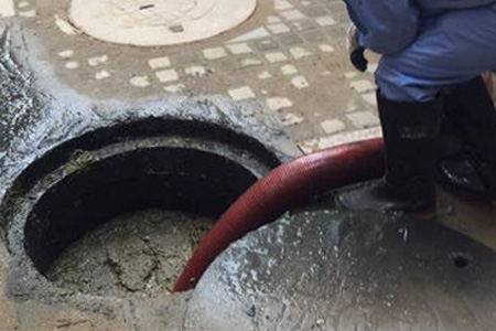 抽水马桶泵漏水-座便器疏通